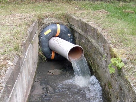 Пневматическое заглушающее перекрытие LAMPE тип 200-250, серия 2000 под обводную трубу 100 мм. Пневматическое заглушающее перекрытие LAMPE тип 200-250, серия 2000 под обводную трубу 100 мм.